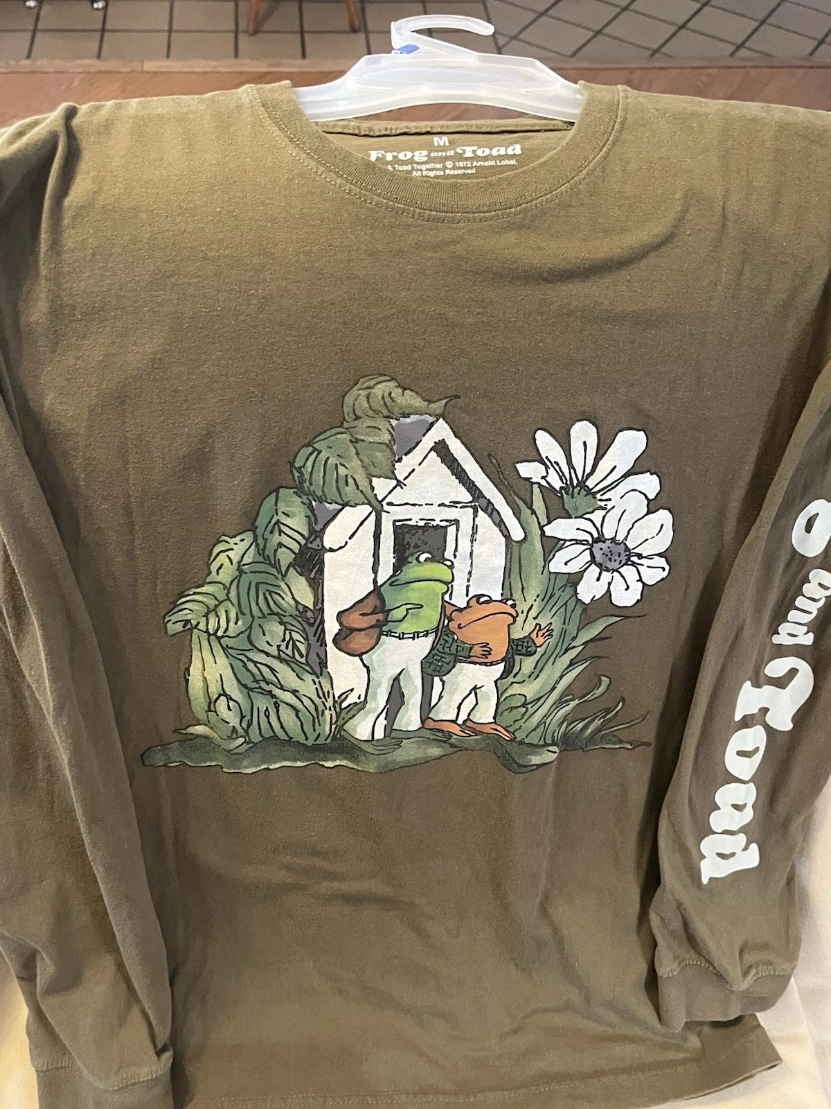 Frog and Toad Together 1972 size  M Green Long Sleeve Crew Neck Graphic T-Shirt