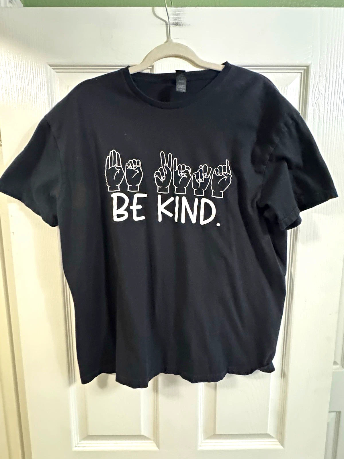 Gildan Softstyle Men's Black "Be Kind" Awareness Graphic Crew Neck Tee XL