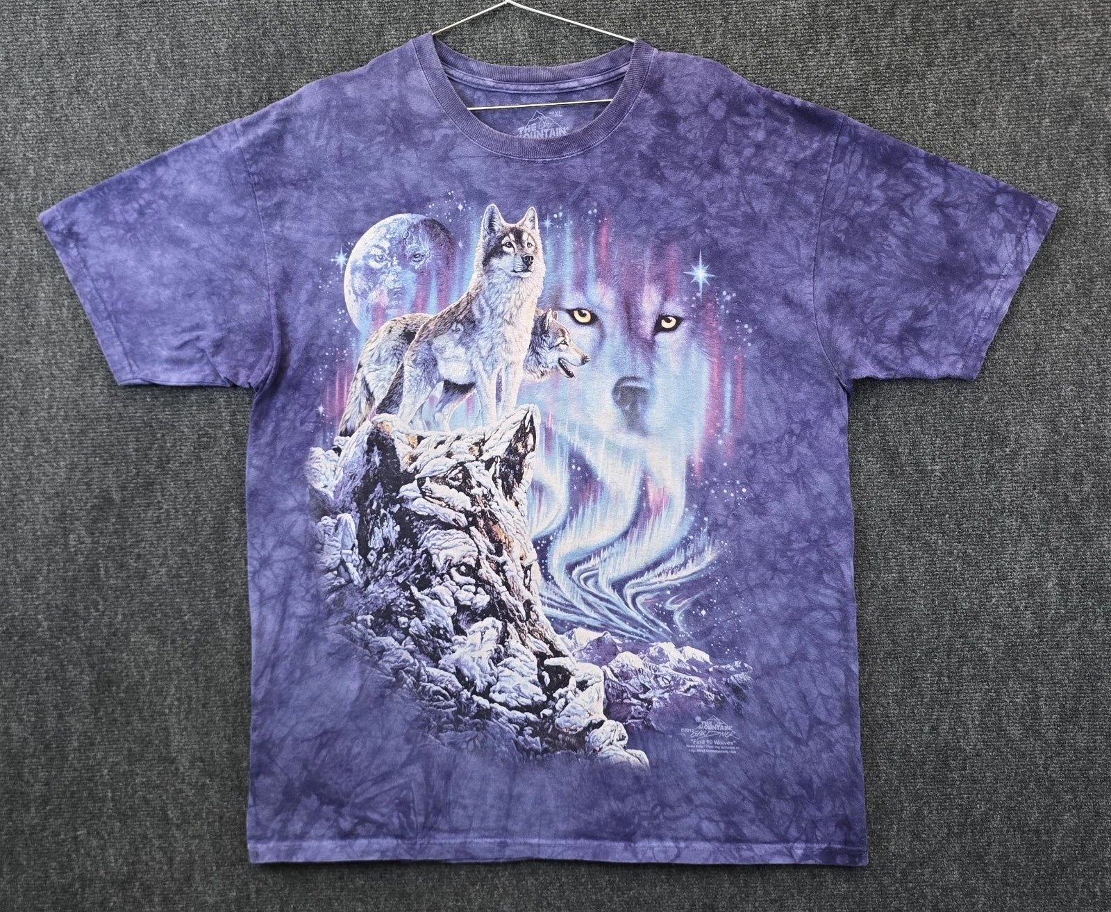 The Mountain Find 10 Wolves T-shirt Mens Size XL Purple Tie Dye Fantasy Puzzle