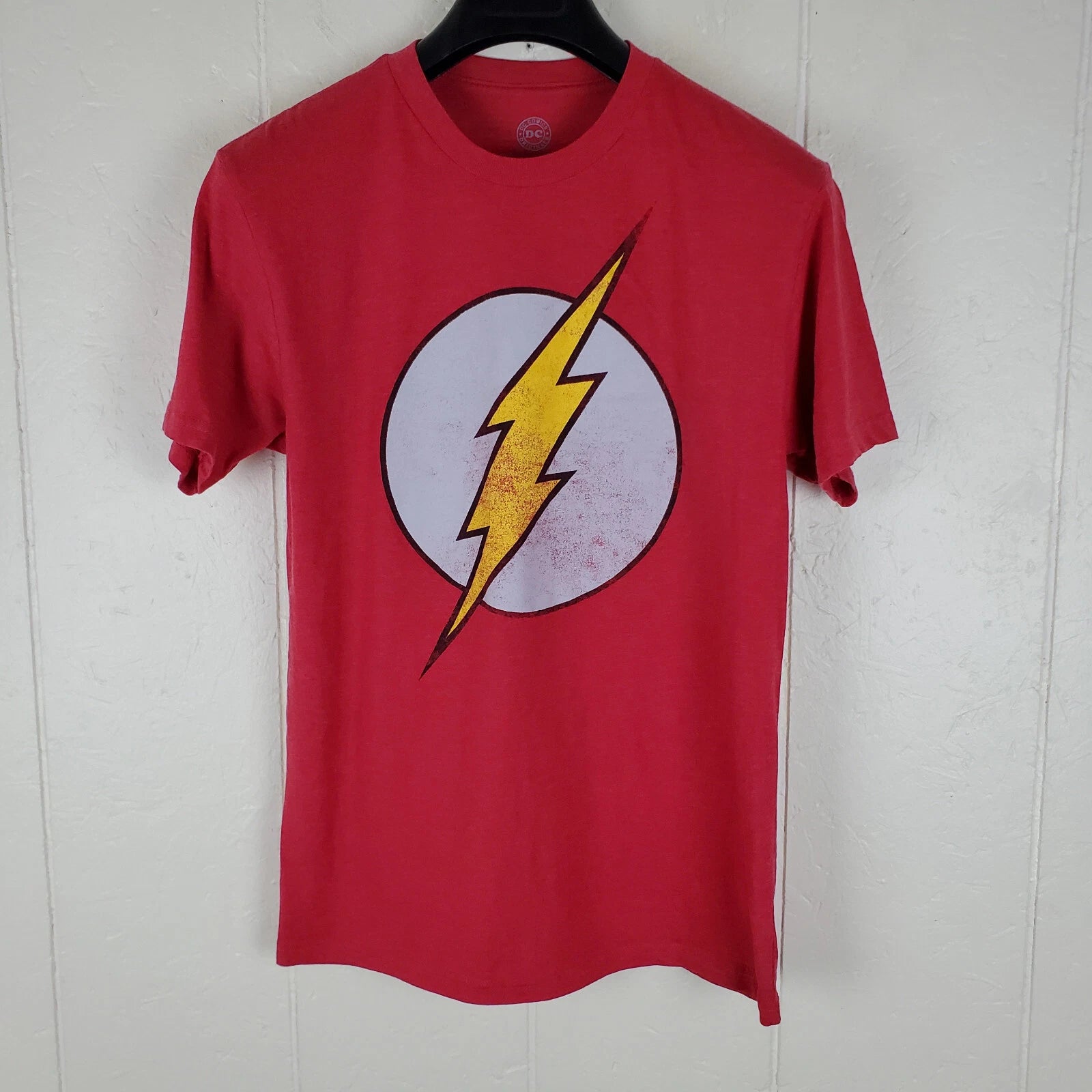 The Flash Shirt Mens Medium Red Graphic Crew Neck Short Sleeve Stretch Pullover