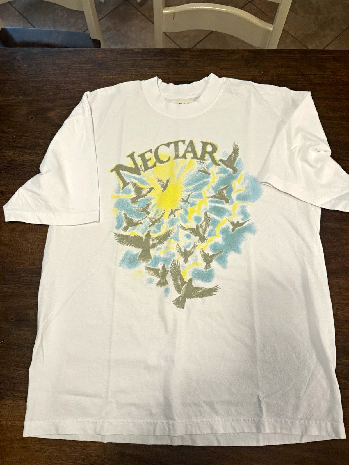 Nectar Men’s White Birds Graphic Print Crew Neck Short Sleeve Jersey Tee Sz L