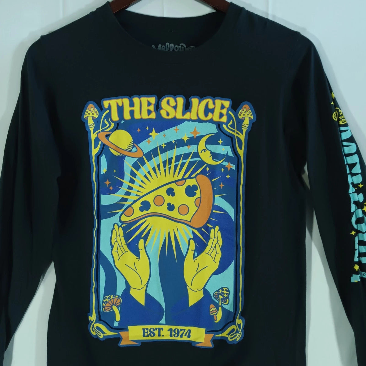 Mellow Mushroom Unisex S Black The Slice Pizza Graphic Long Sleeve T Shirt