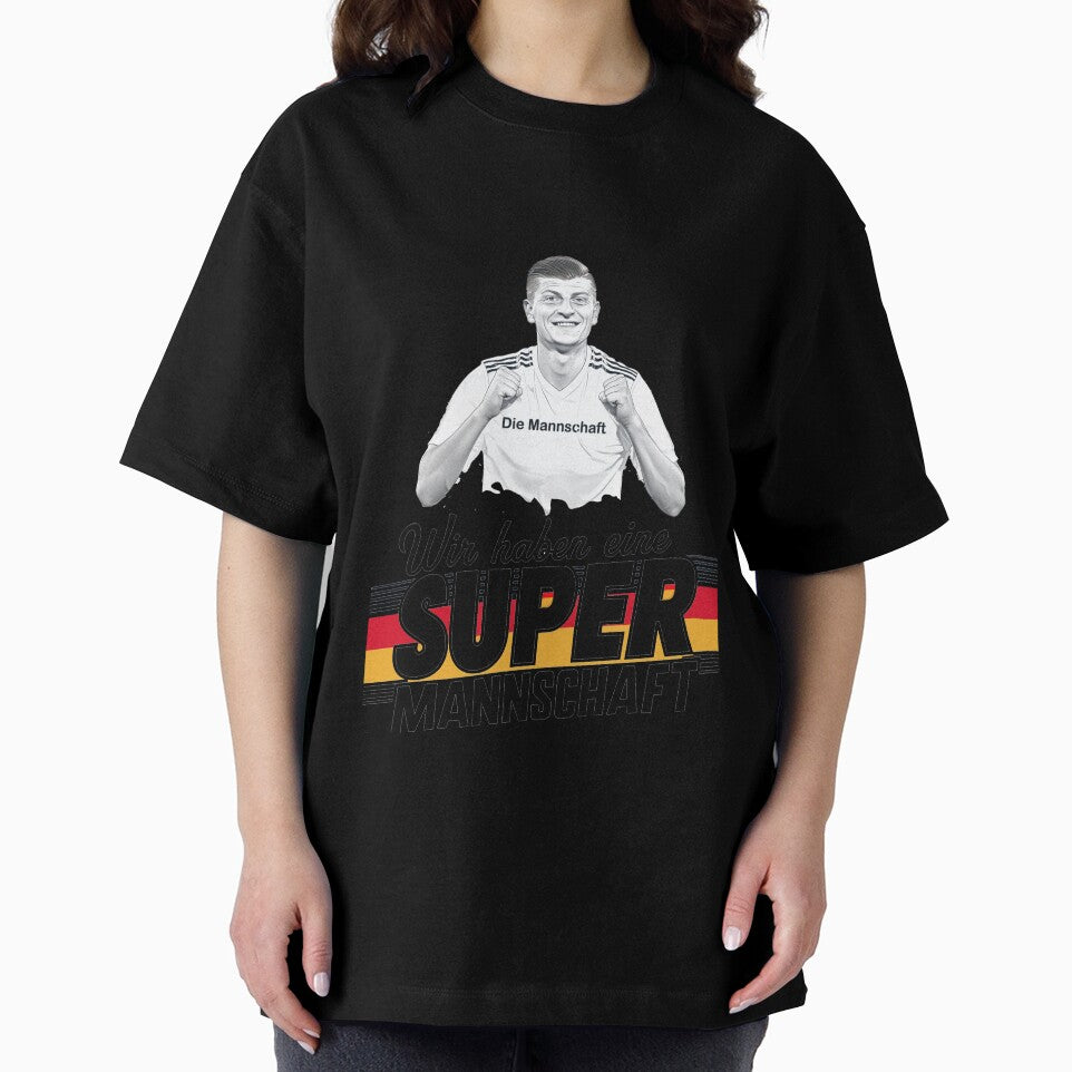 Cheer for Die Mannschaft and Toni Kroos T-Shirt by Designfordream