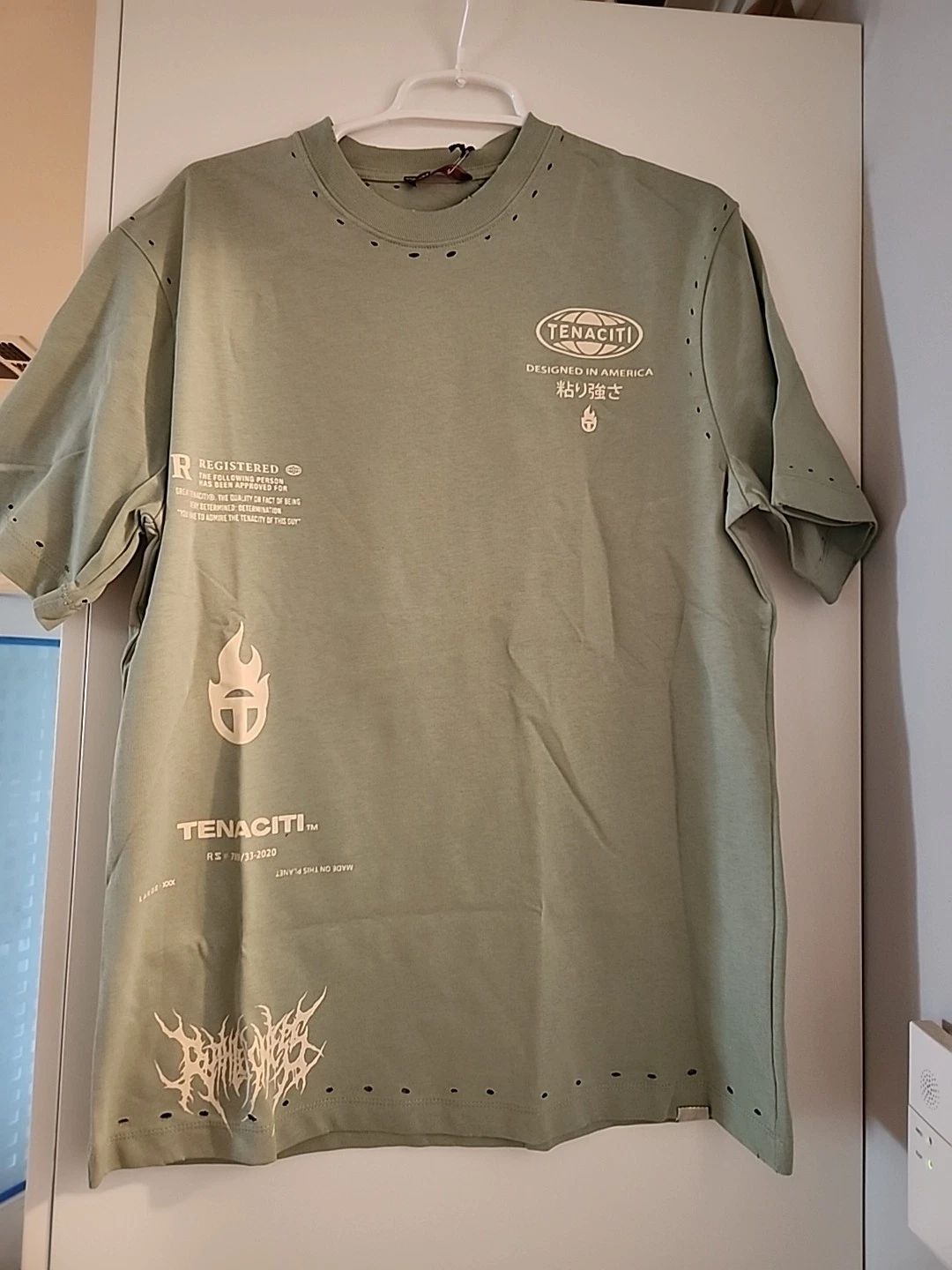 Tenaciti Studios Men's Graphic Streetwear Shirt Small Short Sleeve MSRP $120