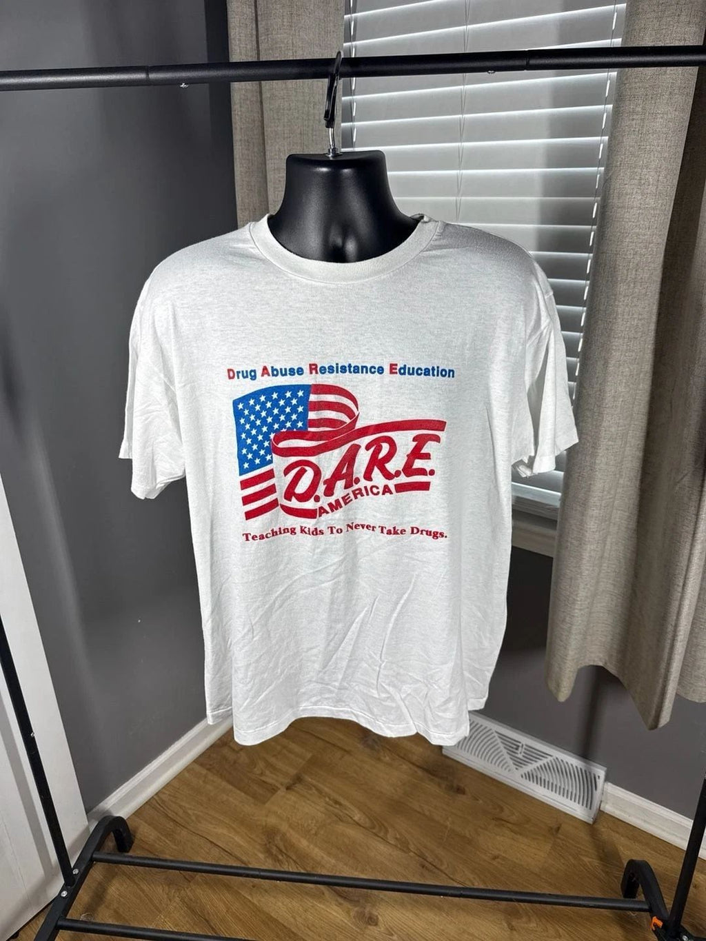 Vintage 90s D.A.R.E. America Drug Abuse Resistance Education T-Shirt XL