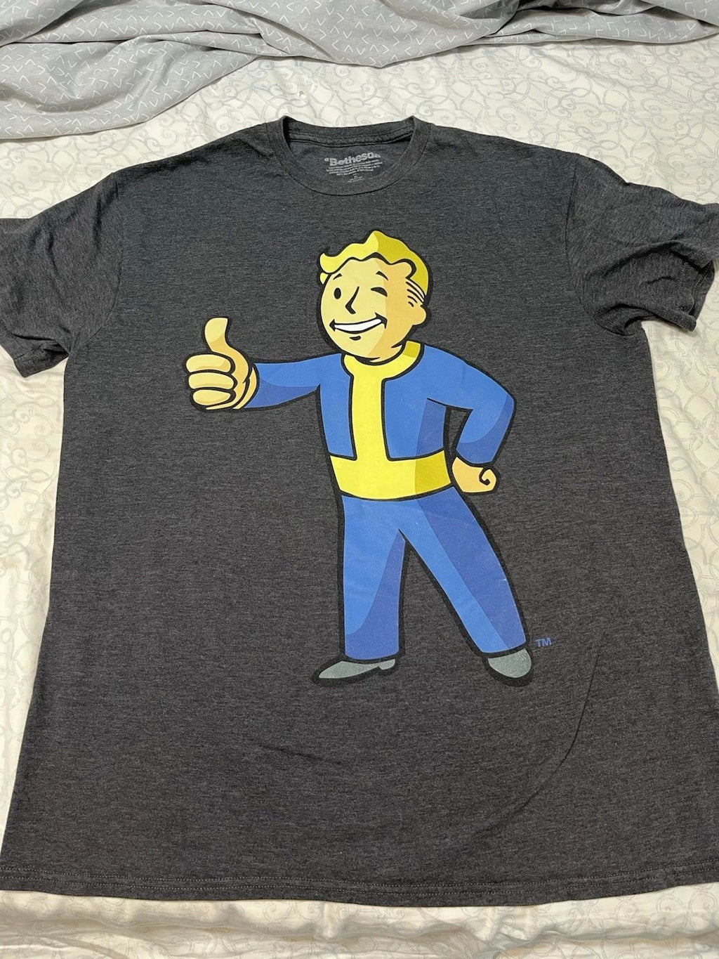 Bethesda 2016 Fallout 4 Vault Boy Thumbs Up T-Shirt Men's Size XL Full Body