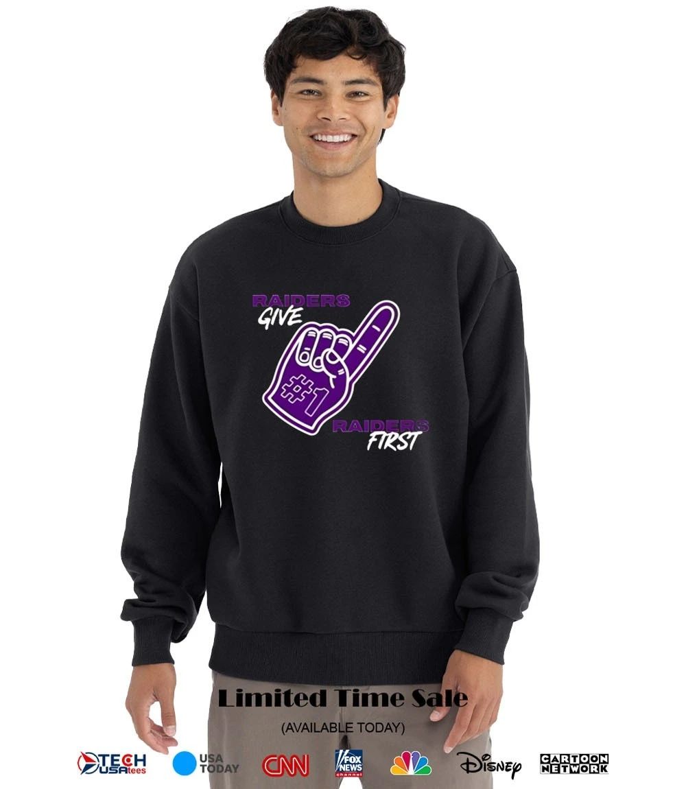 Raiders give Raiders first shirt