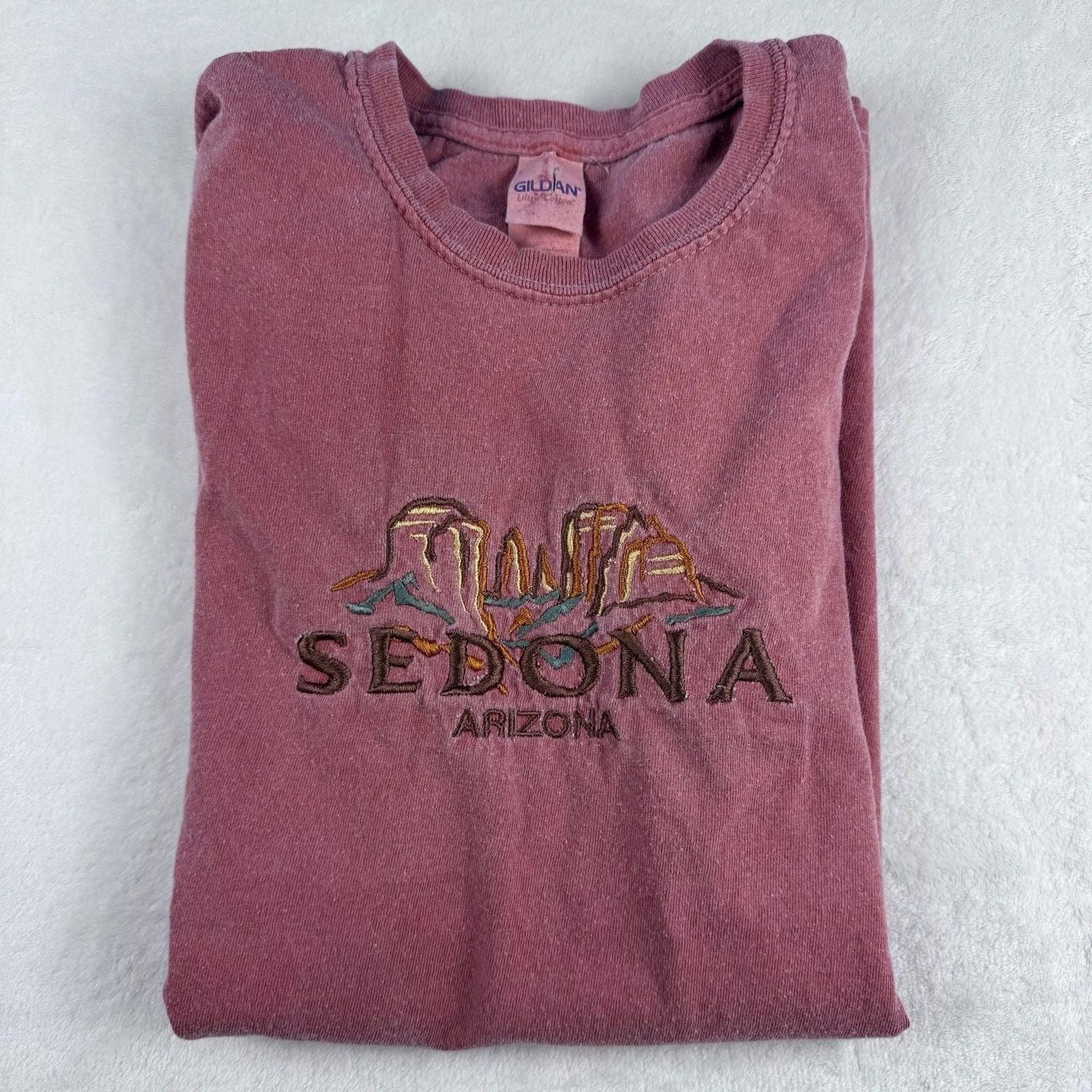 Gildan Ultra Cotton Sedona Arizona Embroidered T-Shirt Size Small