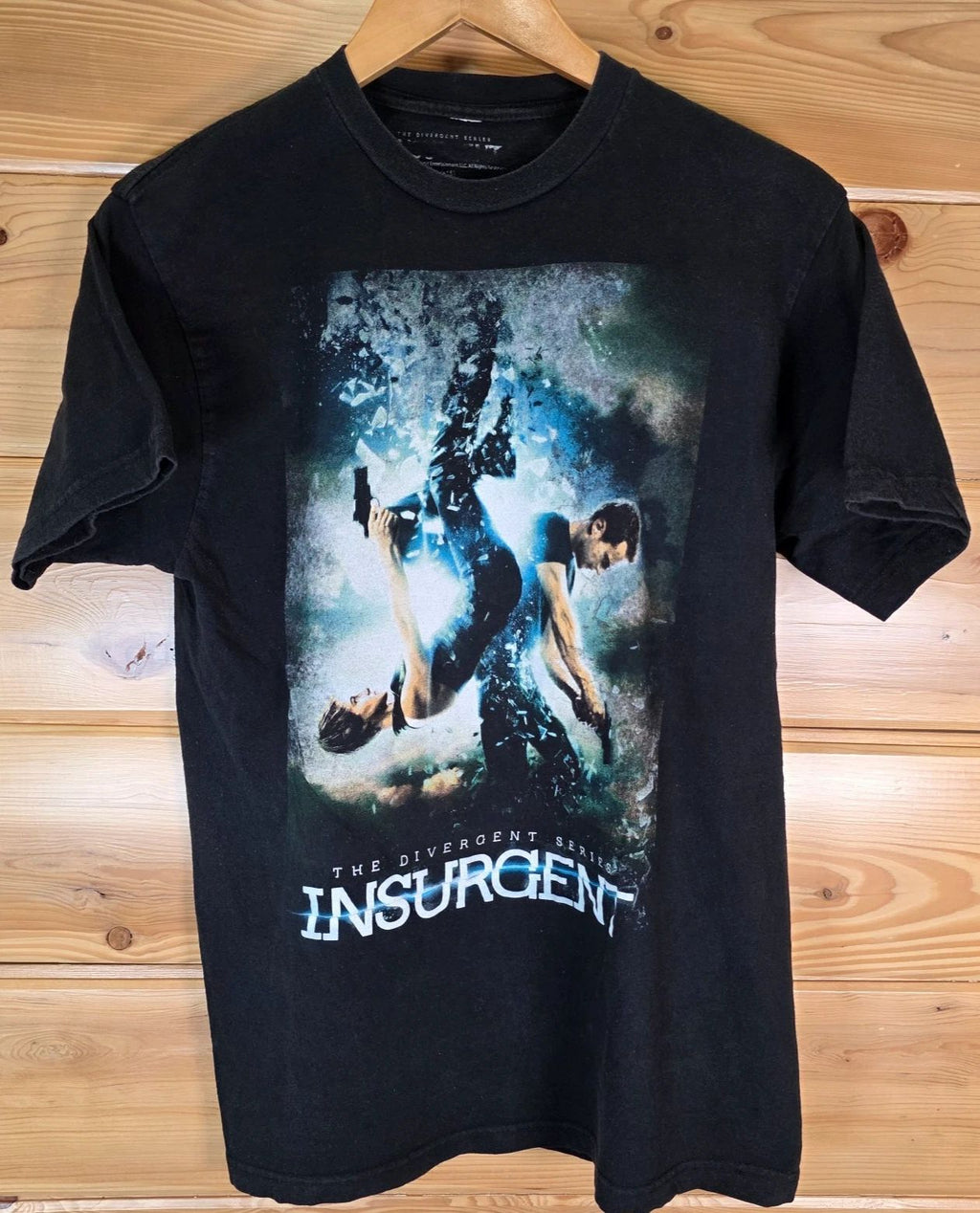 The Divergent Series Insurgent Movie Promo T-Shirt Adult Medium Distress READ