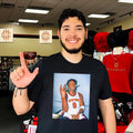 New York Knicks OG Anunoby hand gesture shirt