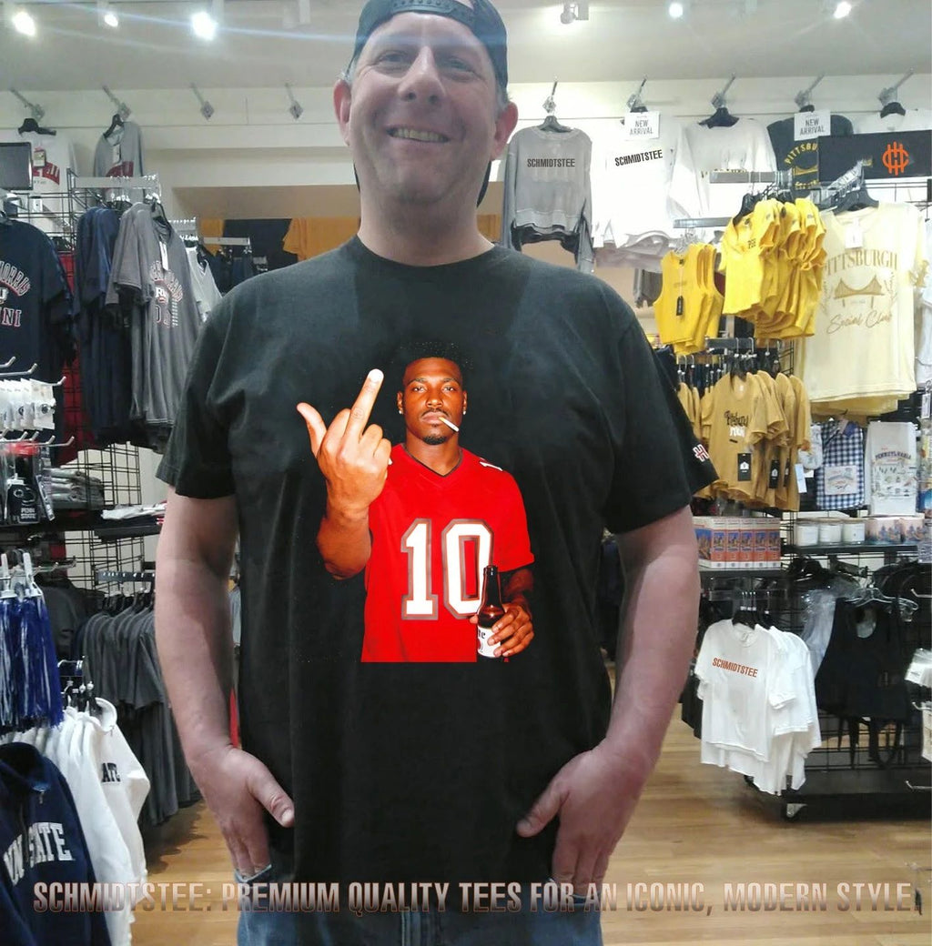 Jalon Daniels Tampa Bay Buccaneers holding beer middle finger shirt