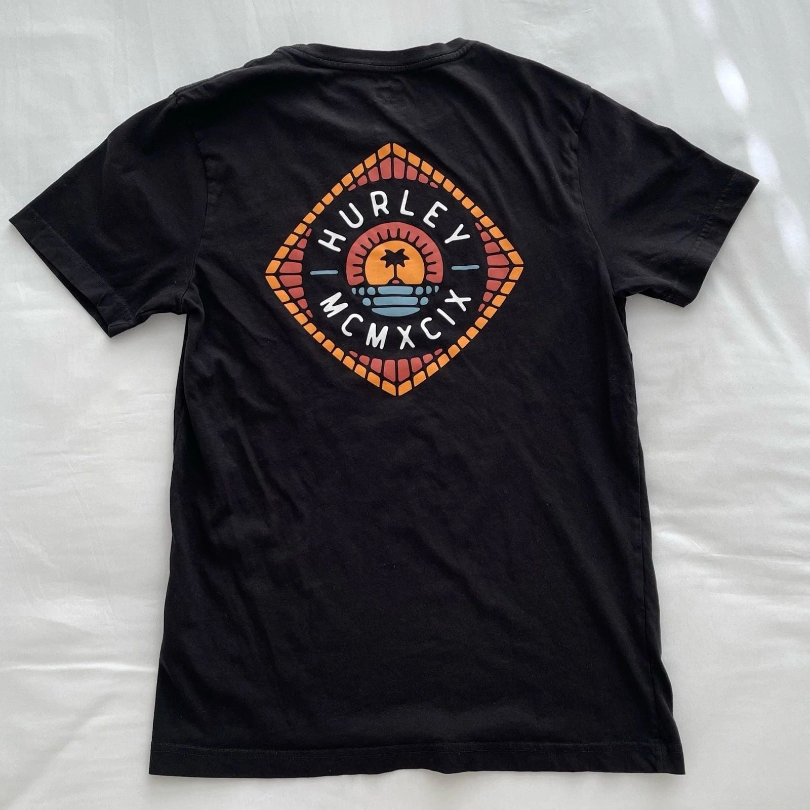 Hurley Mens Black Graphic T-Shirt Short Sleeve Logo Casual Surf Skate Size Small