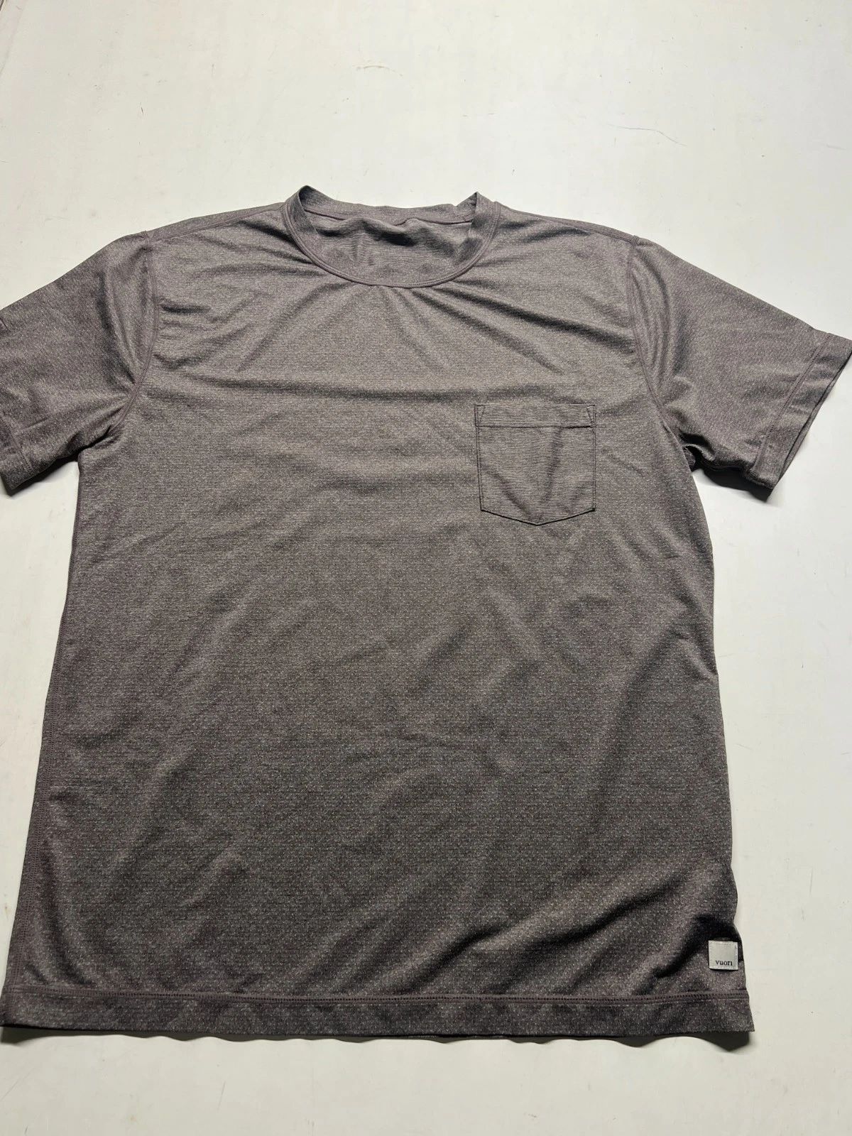 Vuori Tradewind Performance T Shirt Gray Pocket Tee Staple Minimalist Mens Sz L